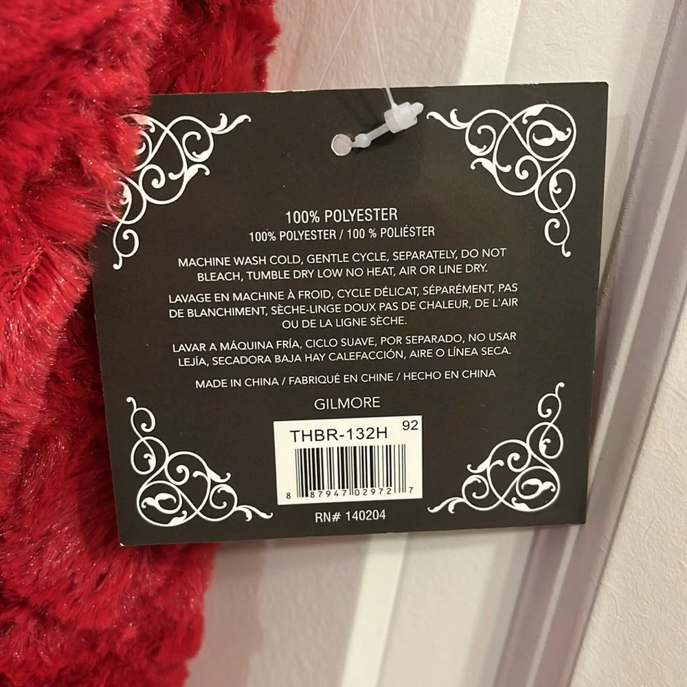 Gilmore Oversized Ultra Soft Plush Throw Blanket 50”x70” red holiday polyester
